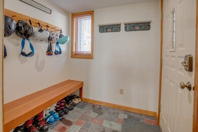 31 Pinehill Ln unit 2, Lincoln, NH 03251 - photo 2
