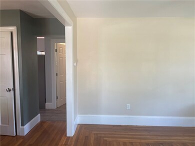 118 Chapmans Ave, Warwick, RI 02886 - photo 4