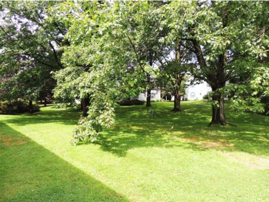 39 Twin Oaks Terrace, South Burlington, VT 05403 - photo 4