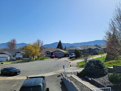 1758 Patriot Ln, Grants Pass, OR 97527 - photo 3