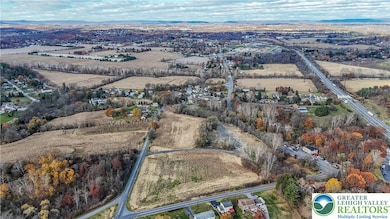 4828 Huckleberry Rd, Orefield, PA 18069 - photo 3