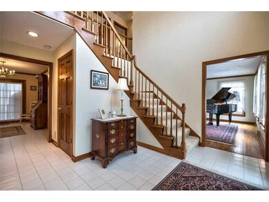 Entry/Foyer.
