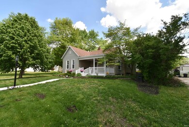 401 N Jefferson Ave, Fowler, IN 47944 - photo 2