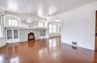 1051 E 171st St, Cleveland, OH 44119 - photo 7