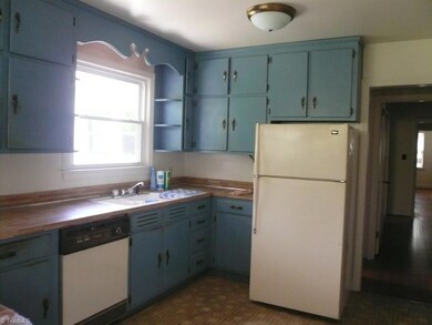 834 Lawsonville Ave, Reidsville, NC 27320 - photo 4