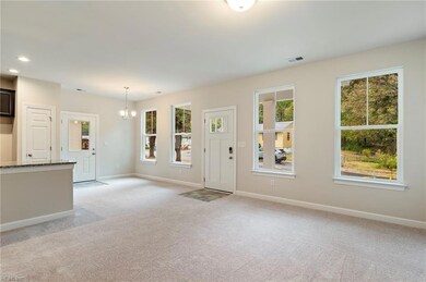 611 Quail St, Smithfield, VA 23430 - photo 5