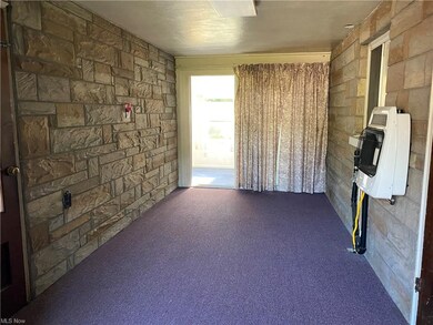 16145 Martha St, East Liverpool, OH 43920 - photo 2