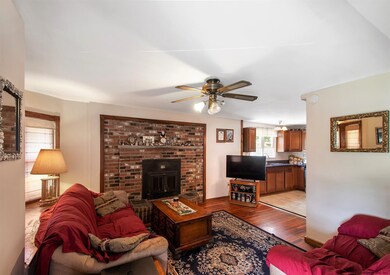 33 Fairfax Ave, Schenectady, NY 12304 - photo 2