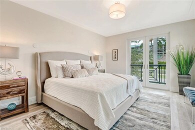 875 9th St S unit 102, Naples, FL 34102 - photo 4