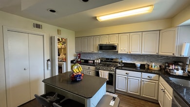 530 Teal Plaza unit 530, Secaucus, NJ 07094 - photo 7