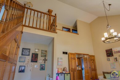 3838 SW Cambridge Ct, Topeka, KS 66610 - photo 7