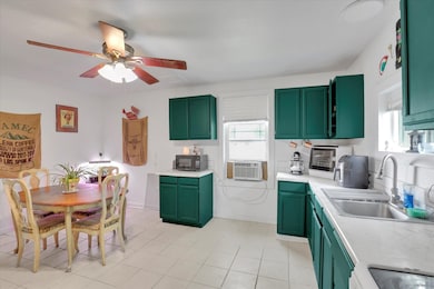 228 W Poplar St, Tekoa, WA 99033 - photo 6