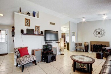 0013-Family Room