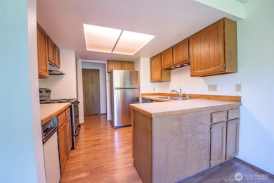 17417 Ashworth Ave N unit 303, Shoreline, WA 98133 - photo 5