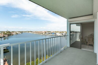 Top Floor, SW Corner