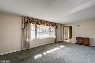 335 E Conestoga St, New Holland, PA 17557 - photo 6