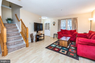 20542 Lowfield Dr, Germantown, MD 20874 - photo 6