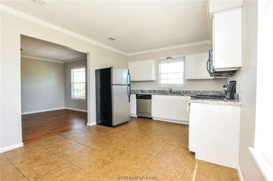 2100 Southwood Dr unit 20, College Station, TX 77840 - photo 7