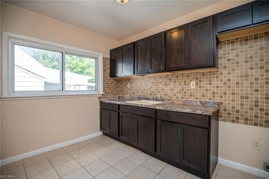 5265 Arch St, Maple Heights, OH 44137 - photo 6