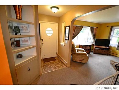 Foyer Front entry