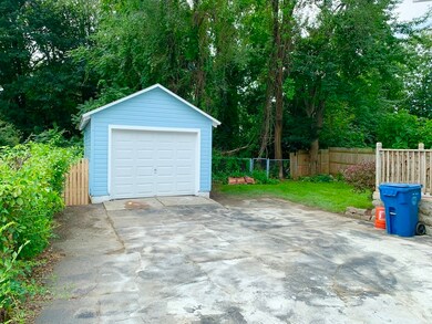 8 Salem St, Lawrence, MA 01843 - photo 3