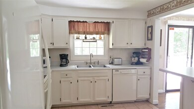 46 Stark Ln, Litchfield, NH 03052 - photo 5