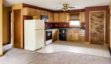 93 Center Depot Rd unit 55, Charlton, MA 01507 - photo 3