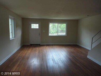 6220 Carters Ln, Riverdale, MD 20737 - photo 2