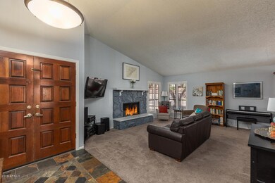 1715 N La Rosa (4 of 26)