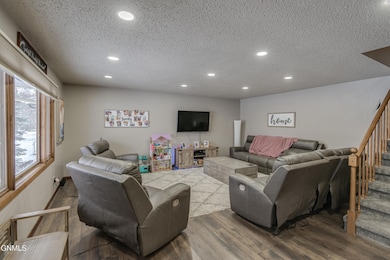 2720 Stevens St, Bismarck, ND 58503 - photo 3