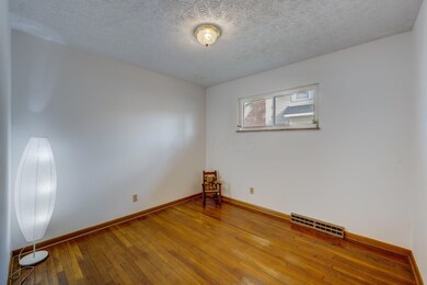 275 E Royal Forest Blvd, Columbus, OH 43214 - photo 7