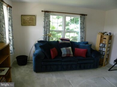 326 Kalorama Rd, Sykesville, MD 21784 - photo 4