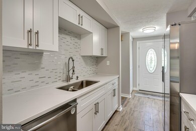 6669 Buttonhole Ct, Columbia, MD 21044 - photo 4