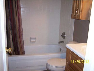 UPPER LEVEL BATHROOM