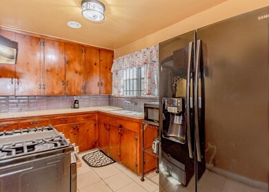 7030 Peyton St, Houston, TX 77028 - photo 7