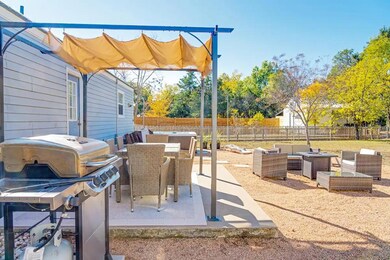 1002 Avenue D, Fredericksburg, TX 78624 - photo 4