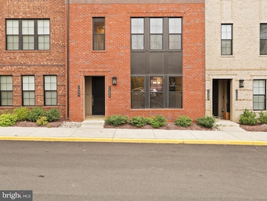 7552 Sawyer Farm Way unit 1405, McLean, VA 22102 - photo 4