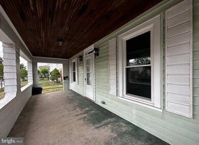 121 N Mont Valla Ave, Hagerstown, MD 21740 - photo 4