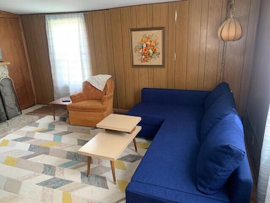 3) 62574-68bc542a807f3