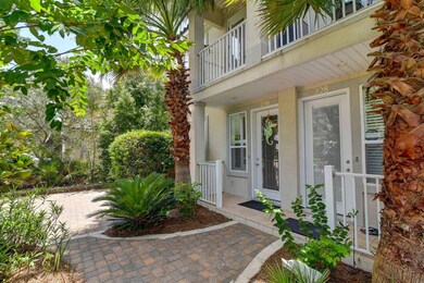 230 La Valencia Circle Exterior11 (1) sm