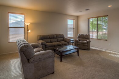 7 Living Room photo c