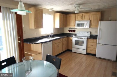 522 Fuselage Ave, Essex, MD 21221 - photo 4