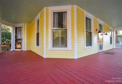 728 E Broad St, Statesville, NC 28677 - photo 5