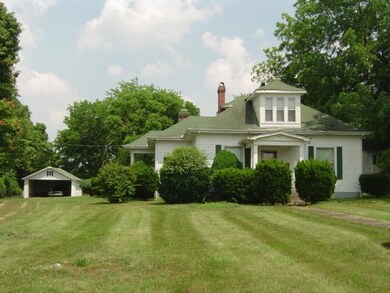 821 S Cannon Blvd, Shelbyville, TN 37160 - photo 3