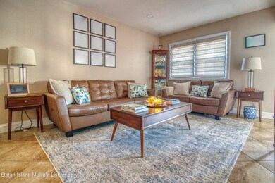 7 Revere Ln unit D, Staten Island, NY 10306 - photo 5