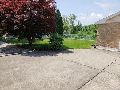 3124 S 6th Ave, Whitehall, PA 18052 - photo 5