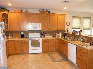 1009 Burgundy Cir, Pennsburg, PA 18073 - photo 5