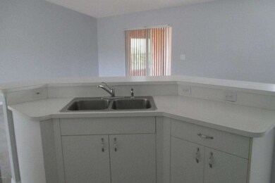 970 Eyerly Kitchen - Breakfast Bar