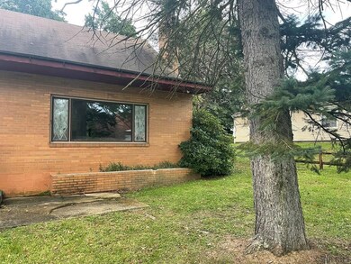 1770 Goucher St, Johnstown, PA 15905 - photo 5