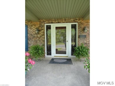 Newer Covered Fr Porch